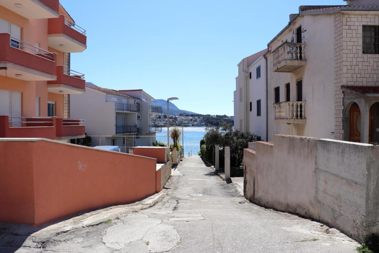 Rooms Zvonimir Stobreč Εξωτερικό φωτογραφία