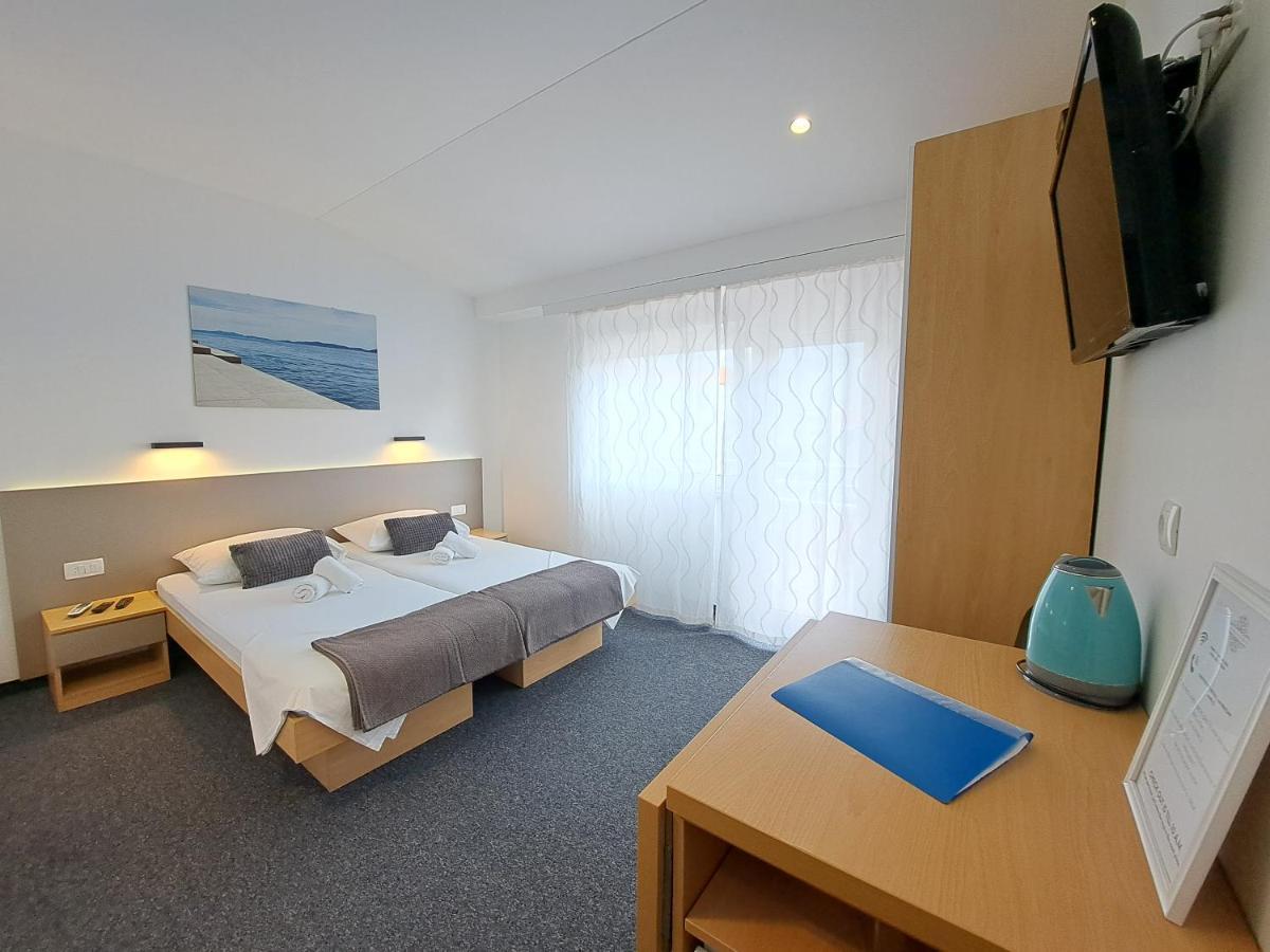 Rooms Zvonimir Stobreč Εξωτερικό φωτογραφία