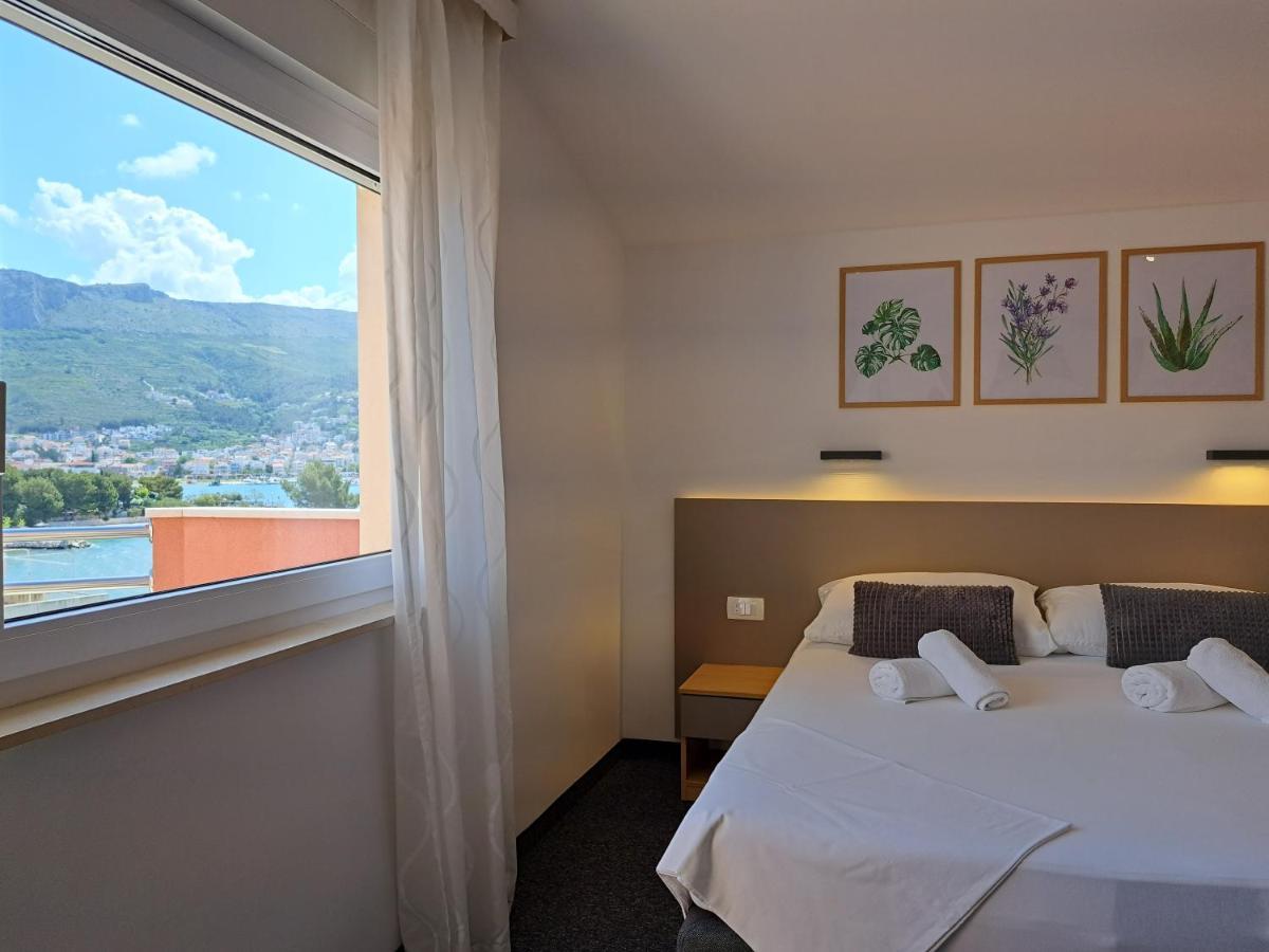 Rooms Zvonimir Stobreč Εξωτερικό φωτογραφία