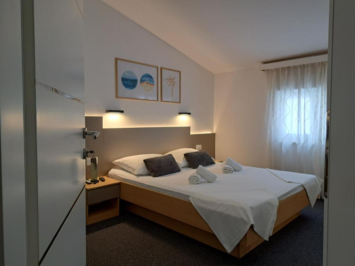 Rooms Zvonimir Stobreč Εξωτερικό φωτογραφία