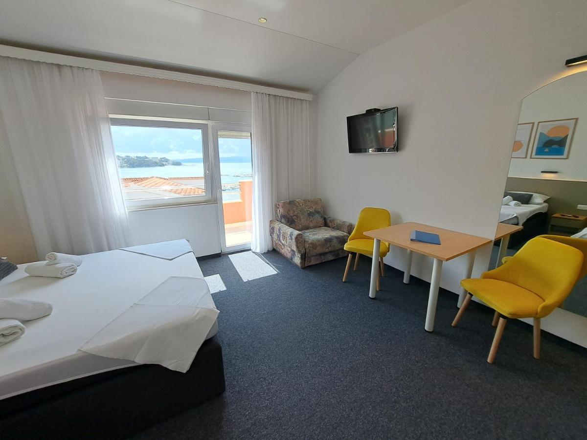 Rooms Zvonimir Stobreč Εξωτερικό φωτογραφία