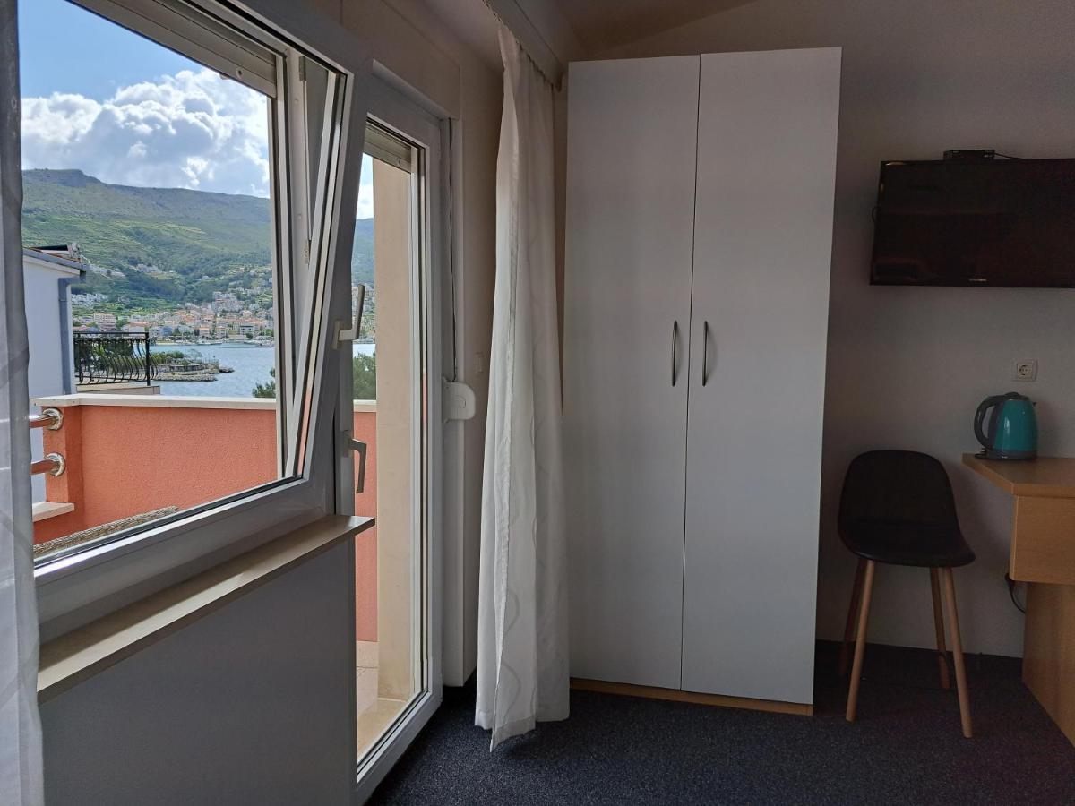 Rooms Zvonimir Stobreč Εξωτερικό φωτογραφία