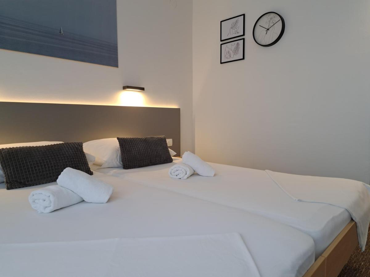 Rooms Zvonimir Stobreč Εξωτερικό φωτογραφία